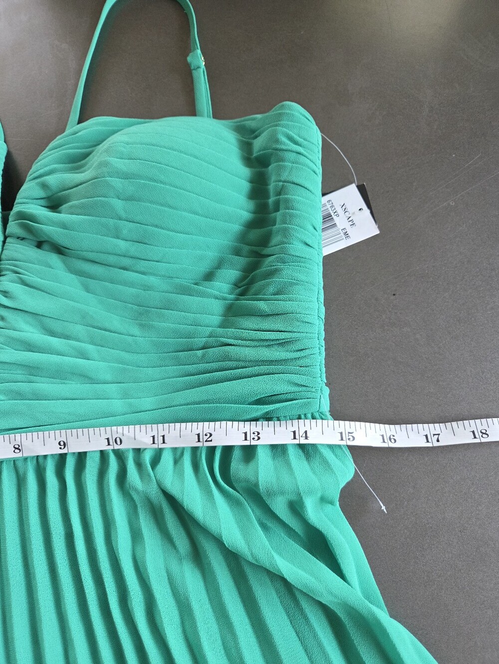 Xscape Green Sleeveless Pleated Chiffon Maxi Gown Size 8P $259 NWT - Picture 13 of 14